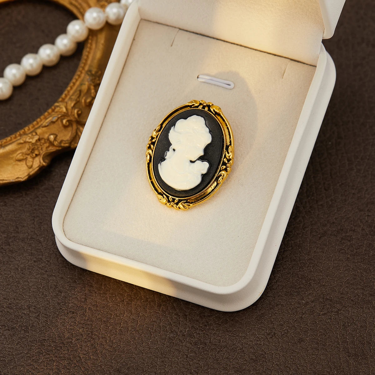 Vintage Cameo Brooch