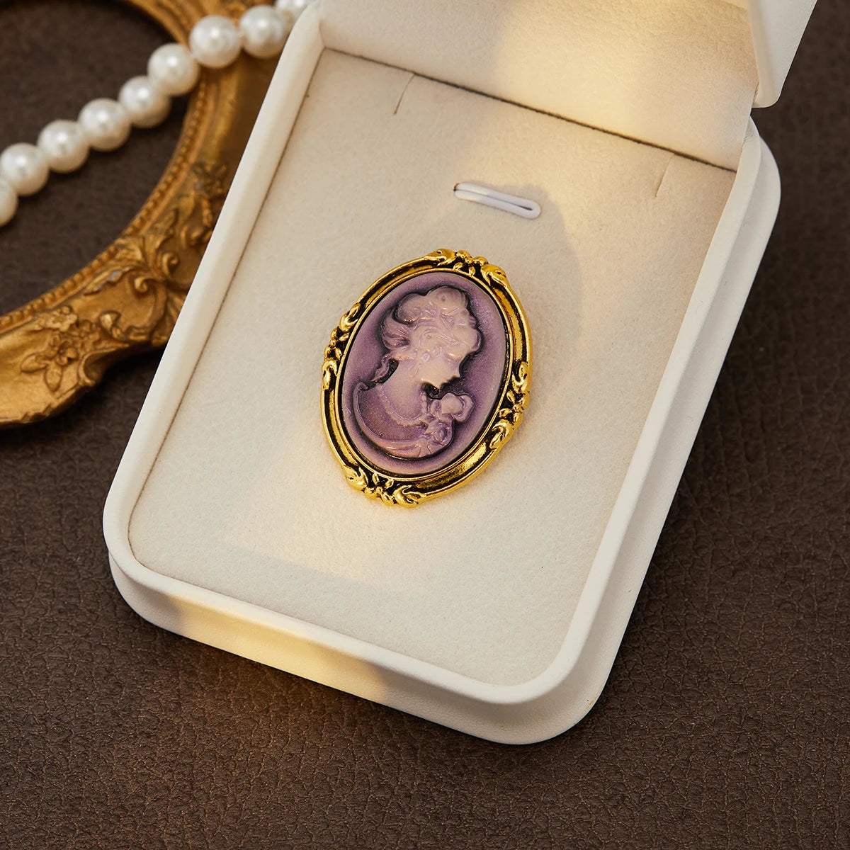 Vintage Cameo Brooch