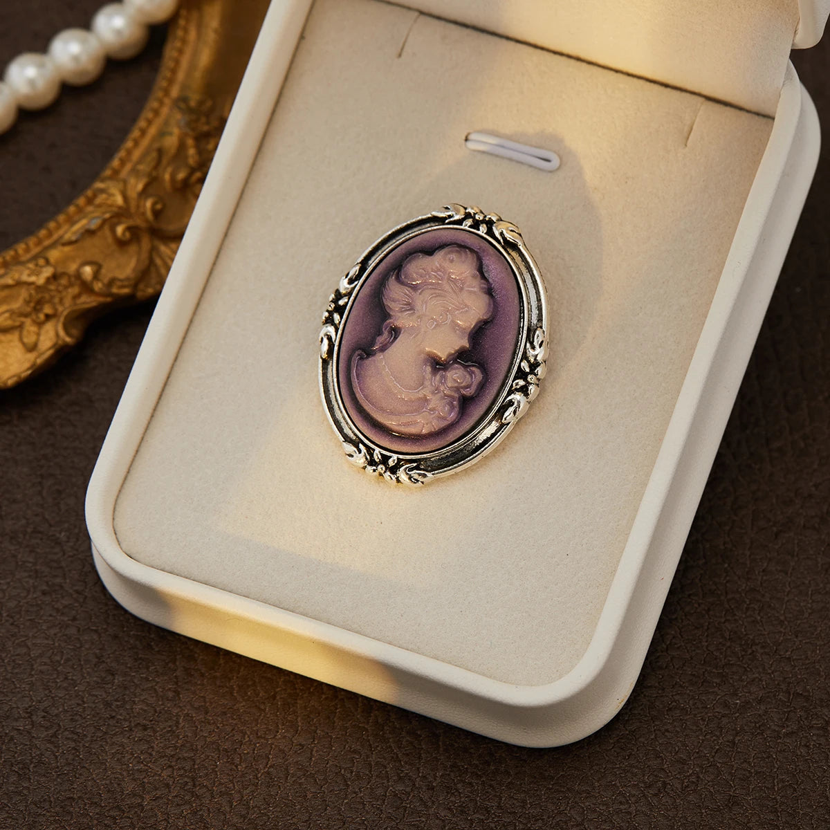 Vintage Cameo Brooch