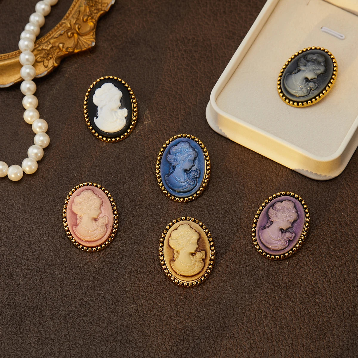 Vintage Cameo Brooch