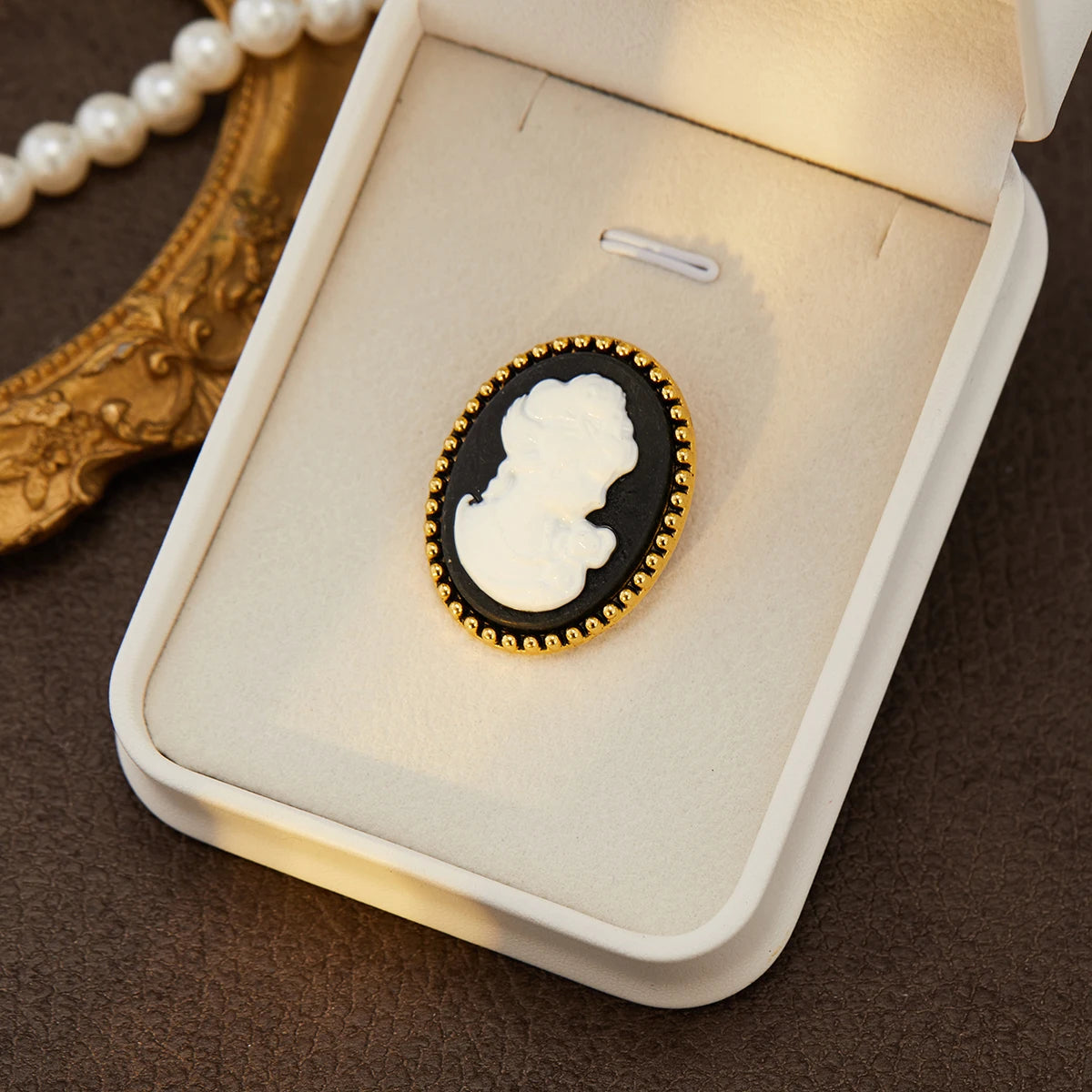Vintage Cameo Brooch