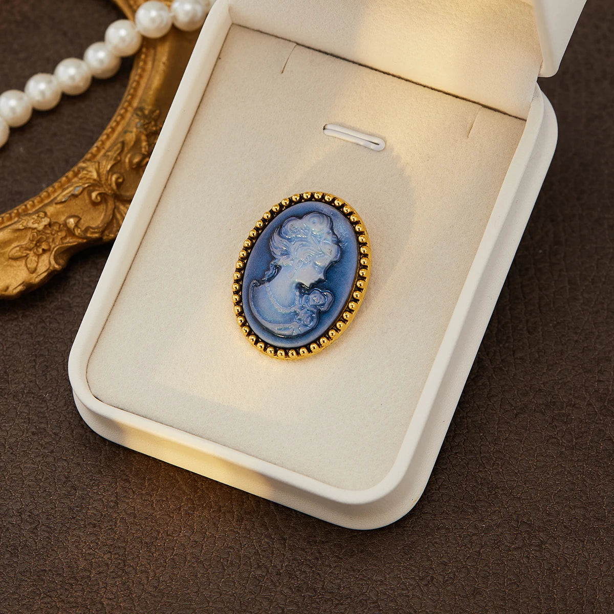 Vintage Cameo Brooch
