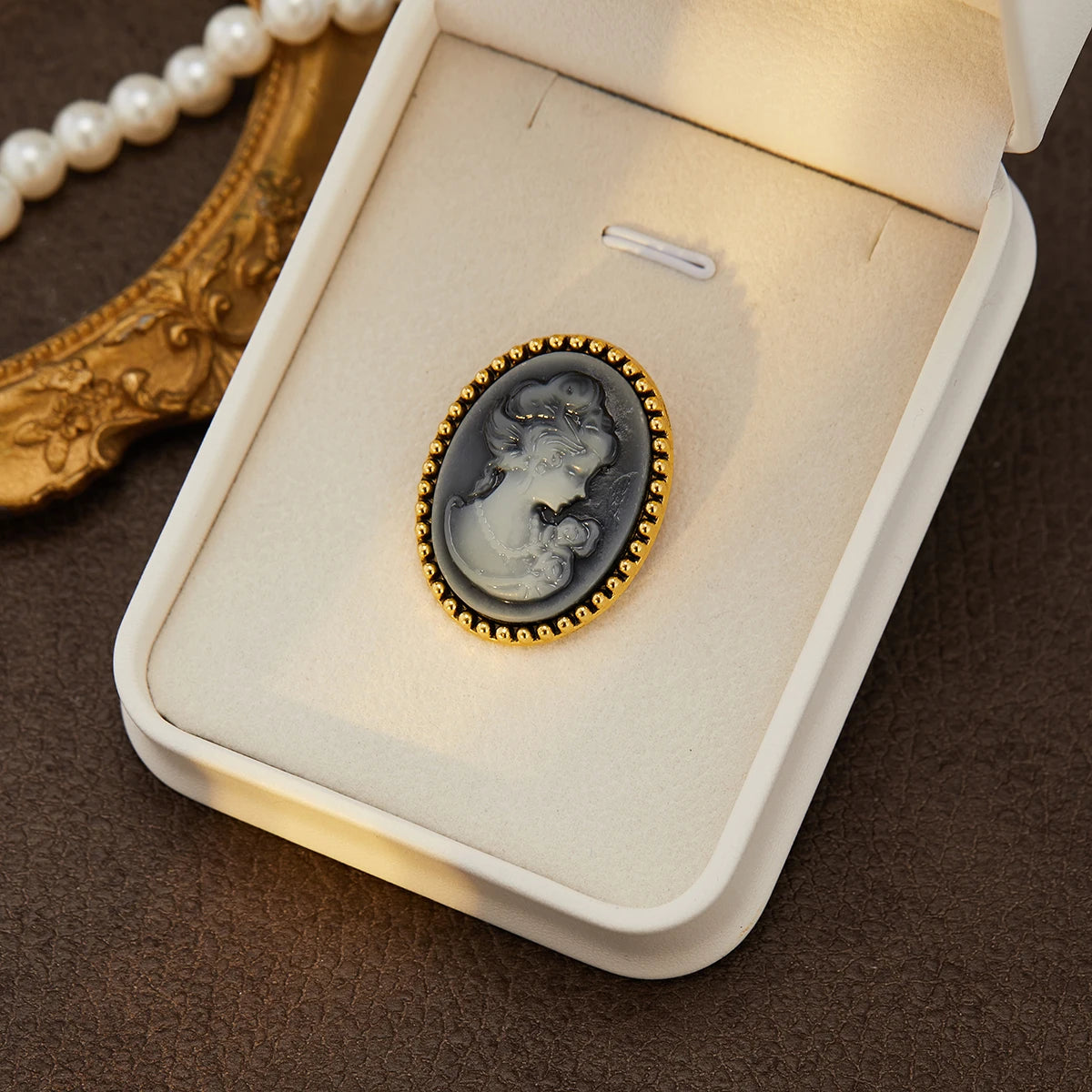 Vintage Cameo Brooch